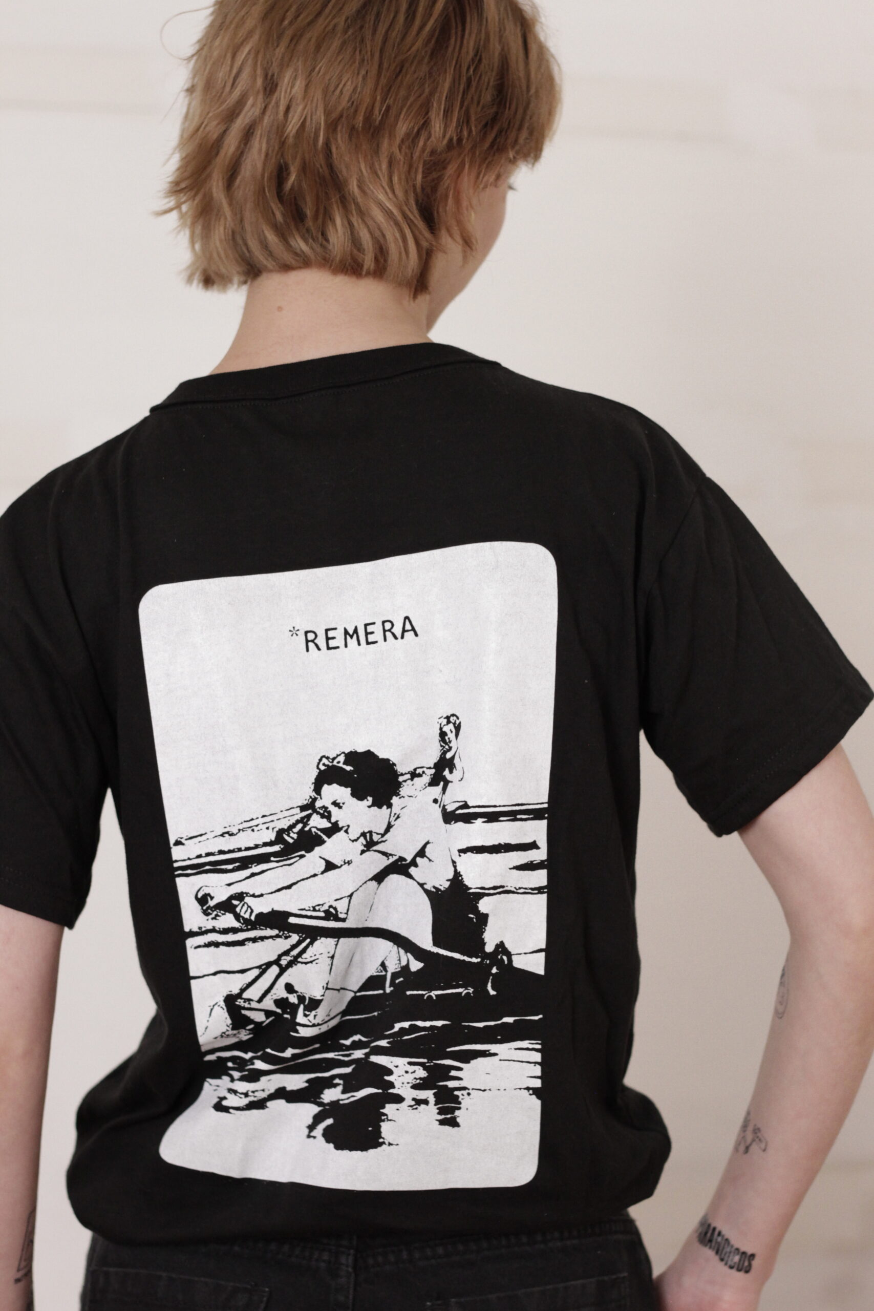 Remera de Remera en negro - Imagen 5